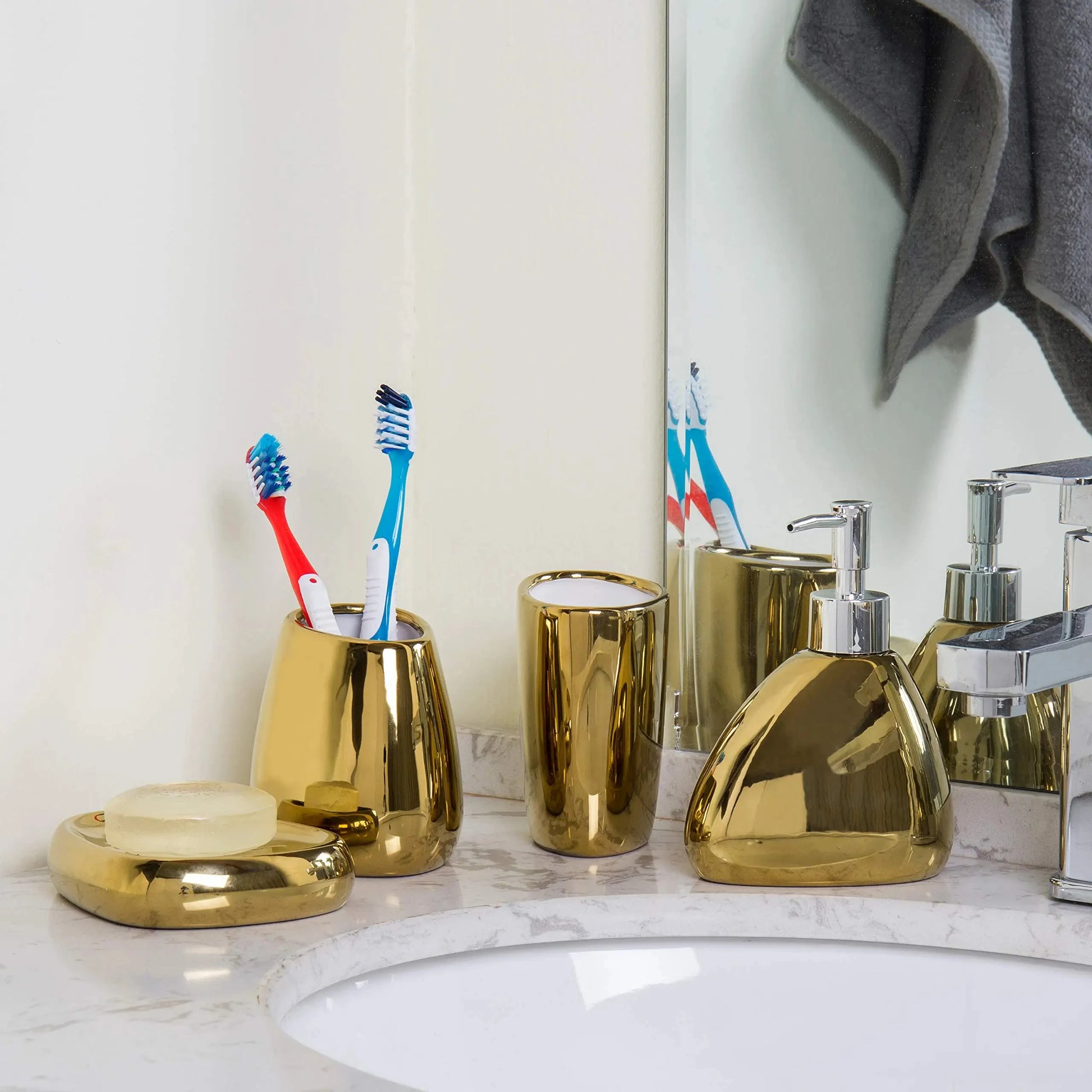 Acessório Do Banheiro De Ouro Conjunto com Saboneteira, Mouthwash Cup, Toothbrush Holder, Presente Do Banheiro, 4 Pcs
